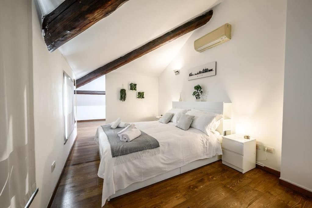 Buenos Aires' Nest - 10 Minutes From Duomo With Terrace Leilighet Milano Eksteriør bilde